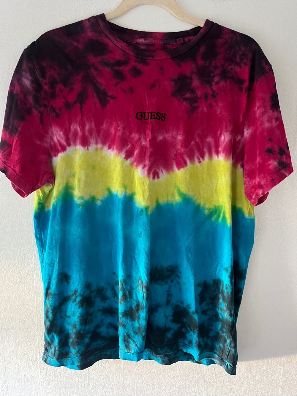 GUESS Pink and Black Tie-Dye V-Neck Tee